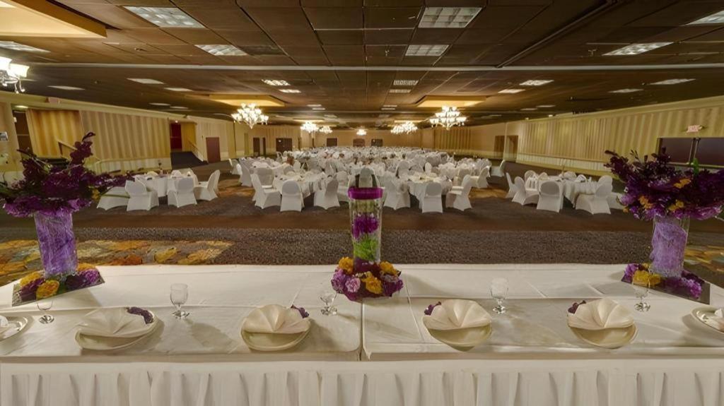 Clarion Hotel & Suites Conference Center Memphis Airport Εξωτερικό φωτογραφία